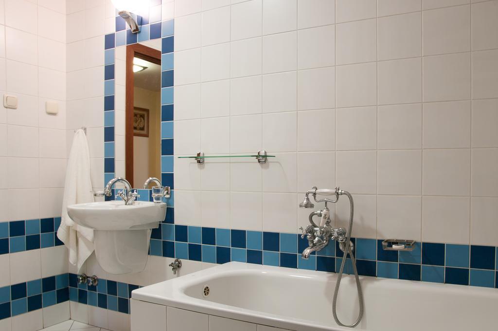 Hotel Sutoris Bochnia Szoba fotó