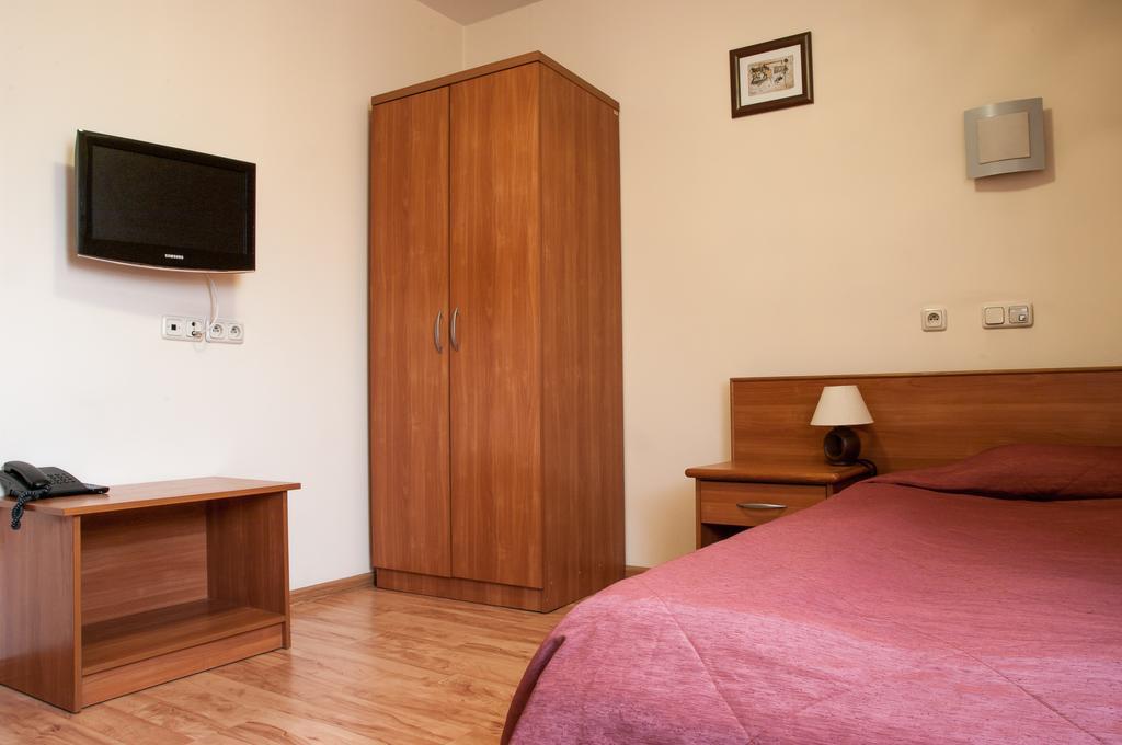 Hotel Sutoris Bochnia Szoba fotó